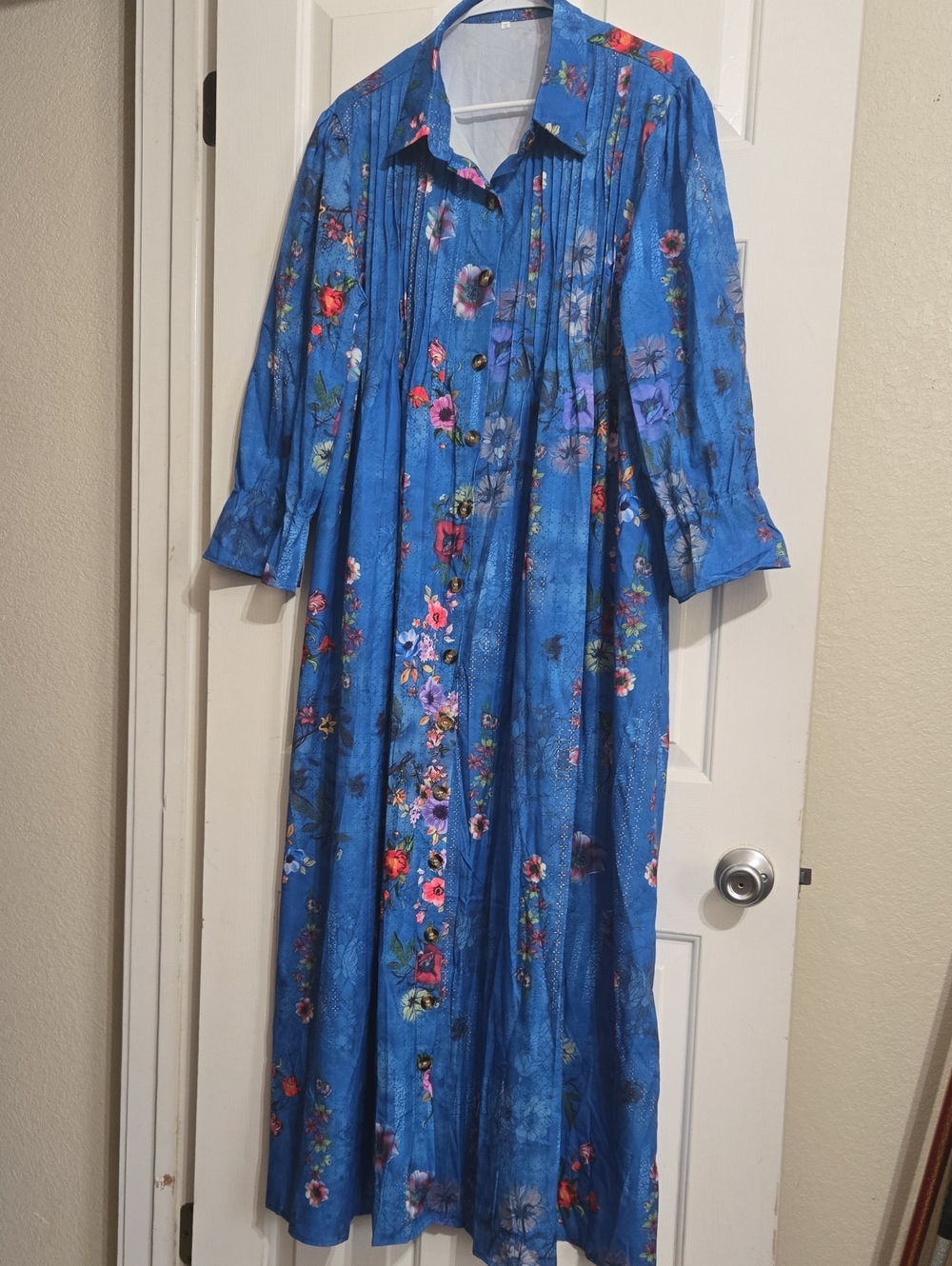 Blue Floral Button-Front Maxi Dress with Pleated Detailing